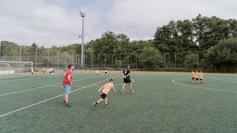 El Campus Sporty disfruta de Allariz.Las actividades ldicas y deportivas animan los quince das de actividad en el cmping y la ciudad deportiva de O Seixo