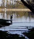 El embalse, con sus barreras de protecci�n, ayer.