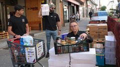 La braser�a A Caba�a est� sirviendo de almac�n para los centros de acopio de Ribeira
