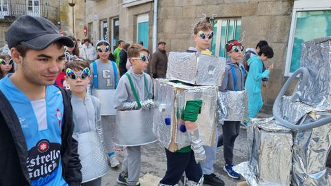 Desfile de los pequeos de Trives