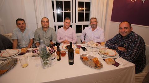 CENA JUBILACION DE ANTONIO TUBIO PI?EIRO JEFE DE LA POLICIA LOCAL DE RIANXO, MANEIRO, DESPUES DE 37 A?OS AL FRENTE EN EL PUESTO DE RIANXO