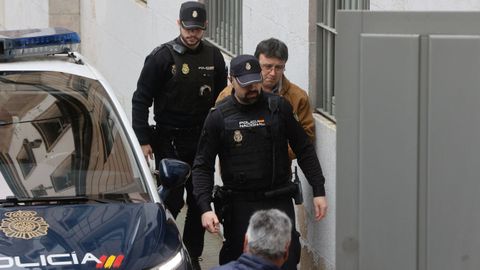 Jose Luis Abet asesino confeso del triple crimen de Valga entra a la Audiencia Provincial el segundo da de juicio