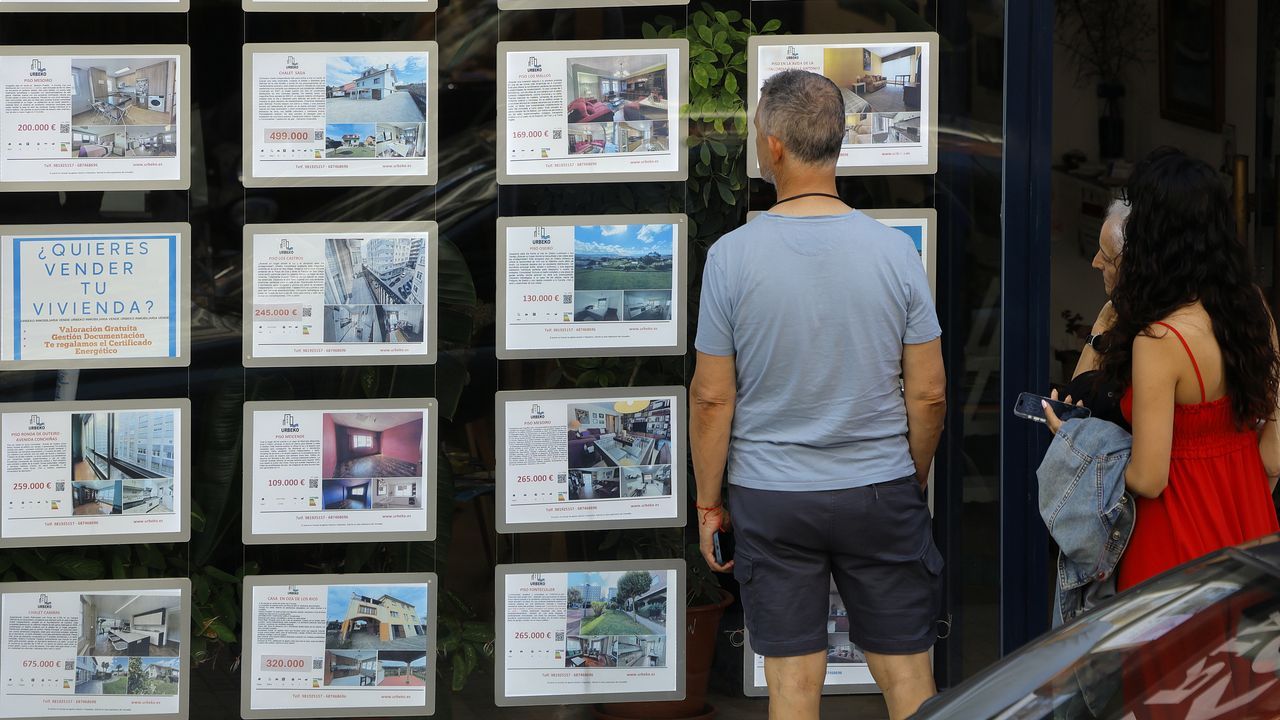 La compraventa de viviendas rompe con cinco meses de descensos y registra su mejor junio en 19 años