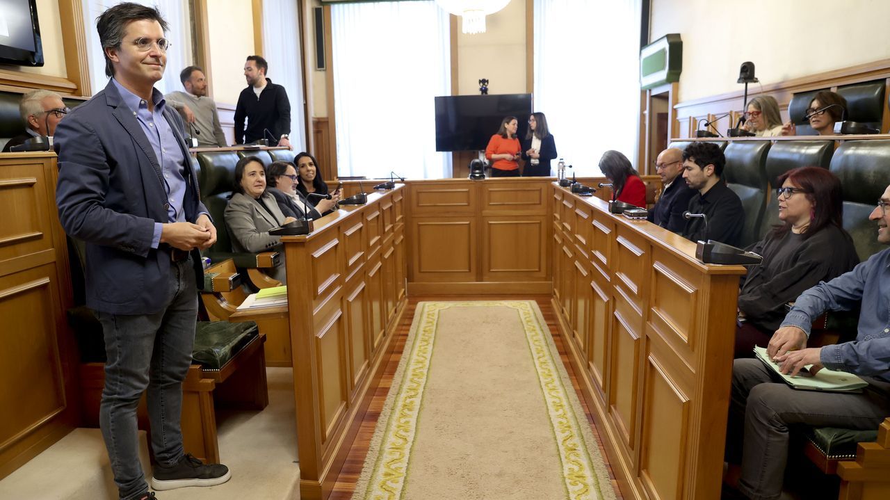 El Ayuntamiento de Santiago reactiva el proceso para asumir la gestión de dos párkings del Ensanche