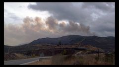 La columna de humo del incendio de Casaio era visible a varios quil�metros de distancia