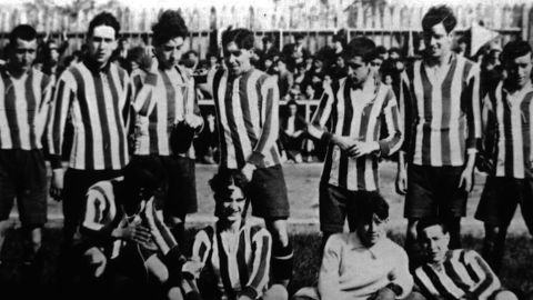 Primera formaci�n del Sporting en su primer partido oficial, 1917