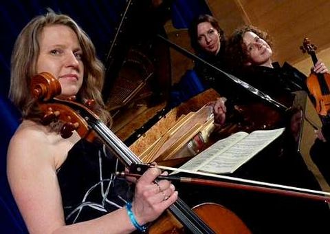 Barbara Switalska, Ilona Timchenko y Elina Viksne componen el trío.