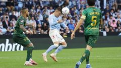 Ferran Jutgl�, en una acci�n del partido ente el Celta y el Betis del domingo.