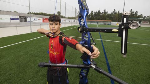 En Vimianzo ofrecen la actividad de tiro con arco.