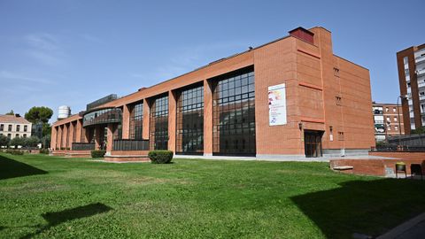 La universidad fue fundada por Gregorio Peces-Barba el 5 de mayo de 1989, en el marco de la Ley de Reforma Universitaria de 1983