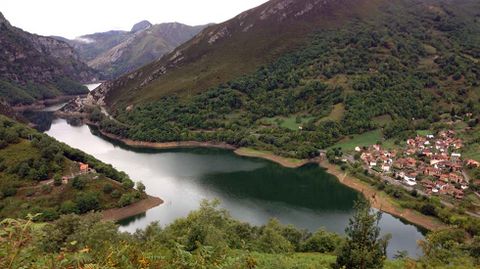 Embalse de Tanes.Embalse de Tanes