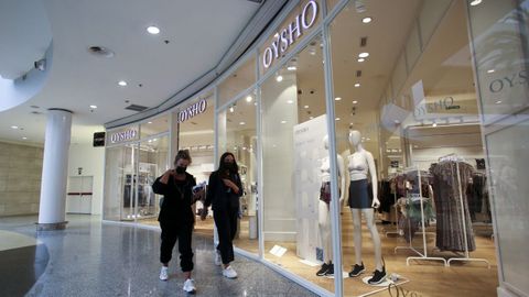 Oysho, la cadena de ropa interior de Inditex, tiene presencia en Ode�n desde el a�o 2008, aunque antes ocupaba otro local m�s peque�o. Nueve personas integran su plantilla.
