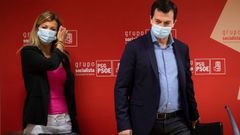 Gonzalo Caballero, junto a la diputada Marina Ortega