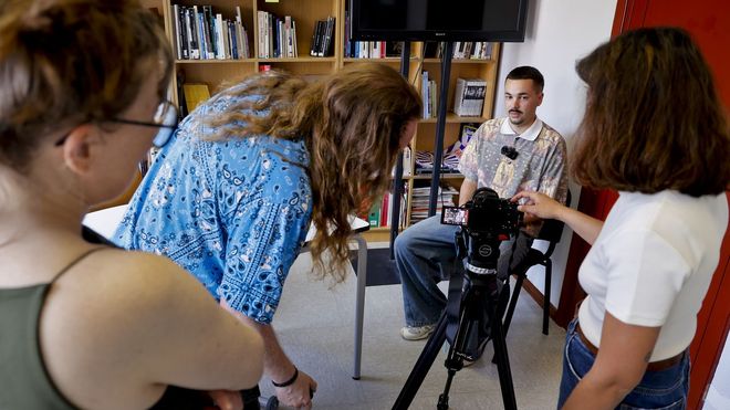 Alumnos del CIFP Imaxe e Son de A Corua haciendo prcticas en el centro