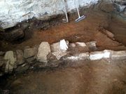 Restos hallados en el bajo de la casa de Carmi�a Cunqueiro. 