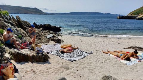 Disfrutando el sol en las islas de Las Sisargas.