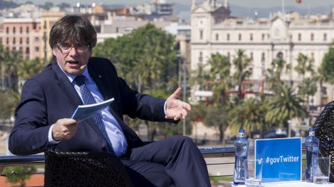 Puigdemont, en la presentación en Barcelona de un manual sobre gobierno en Twitter.