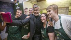 Clooney desata la locura en una cafeter�a en Edimburgo