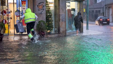 Inundaciones en el cruce de Catro Cami�os en Cambados