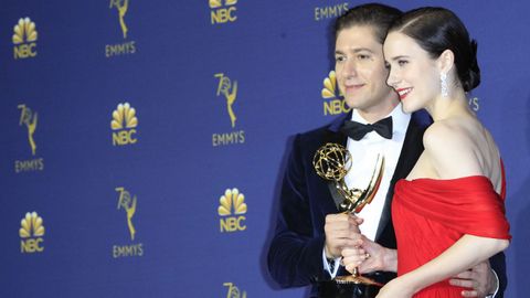 Emmy 2018: Michael Zegen y Rachel Brosnahan