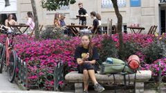 Vigo, Pontevedra y Santiago (en la imagen) pasan hoy a nivel medio-bajo de restricciones