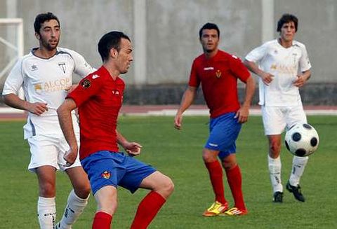 Los futbolistas de Marquitos dejaron buenas sensaciones ante el CD Ourense en A Pinguela.