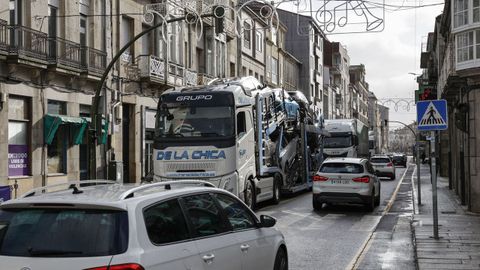 Tr�fico en el domingo oleiro, cuando cientos de visitantes se acercaron a festejar el entroido