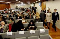 Feijoo y la secretaria de Estado de Investigaci�n (derecha) participaron en la jornada.