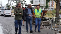 Rub�n Arroxo y Alexandre Penas supervisando trabajos de la brigada el a�o pasado