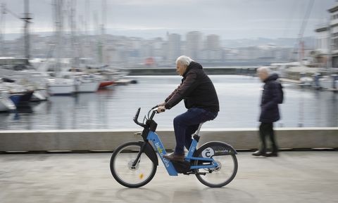 BiciCorua triunfa na cidade herculina. Cada vez  mais habitual o emprego da bicicleta como transporte sostible. 09/01/2024