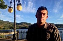 Patricio Losada, de 30 a�os, ayer en el paseo de O Aguill�n en A R�a de Valdeorras.