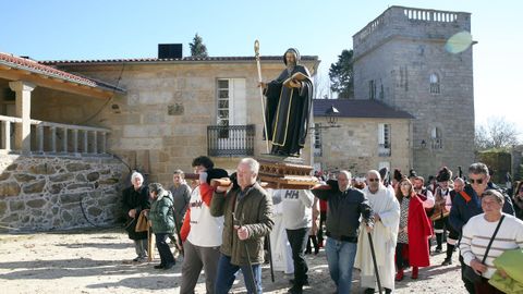 Celebracin de San Mauro con misa y procesin, y despus degustacin de callos y empanada