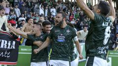 Joselu celebrando su gol ante el C�rdoba con el equipo