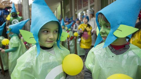 Presentaci�n de la Mikaeli�a y del bus de la Mikaela en Bu�o