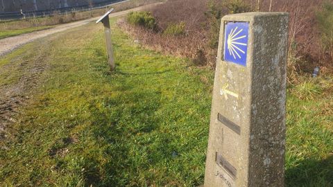 Se�alizaci�n del Camino Norte a su paso por Abad�n