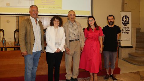 Valentn Garca, Goretti Sanmartn, Antn Santamarina, Alba Cid e Mauro Sann, no acto de apertura do festival no Museo do Pobo Galego