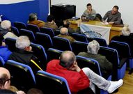 La asociaci�n vecinal O Noso Burgo, en su �ltima reuni�n.