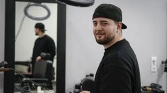 Aar�n Mart�nez es Obarbeirou y tiene su negocio en la avenida de Zamora