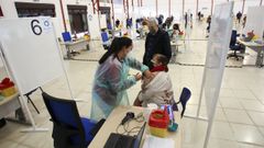 Vacunaci�n masiva en las instalaciones de la Feira de Mostras de Ferrol