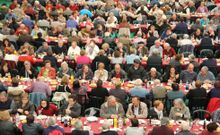 Los asistentes disfrutaron de empanada, pulpo y carne al caldero<span lang= es-es >fotos </span>