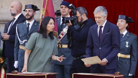 La directora general de la Guardia Civil, Mercedes Gonz&aacute;lez, y el ministro del Interior, Fernando Grande-Marlaska.