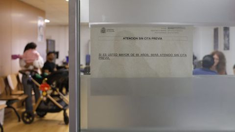 Solo pueden acudir sin cita en Extranjer�a los mayores de 65 a�os.