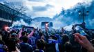 Aficin del Real Oviedo despidiendo a su equipo antes del derbi asturiano