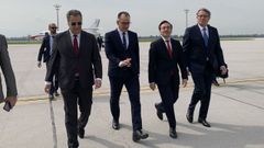 El ministro espa�ol de Asuntos Exteriores, Jos� Manuel Albares, a su llegada este jueves para iniciar una visita oficial de dos d�as a Argelia en la que se reunir� con su hom�logo argelino y con el ministro de Hidrocarburos de este pa�s que es el primer proveedor de gas a Espa�a, y en la que inaugurar� la sede del Instituto Cervantes en Or�n.