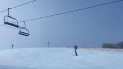 As� est� la estaci�n de esqu� de Manzaneda este lunes.