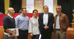 Lito Mallo, Pablo Canosa, Sof�a Agrafojo, L�pez  Varela y Roberto Garc�a, en el Foro Voz celebrado en A Laracha. 