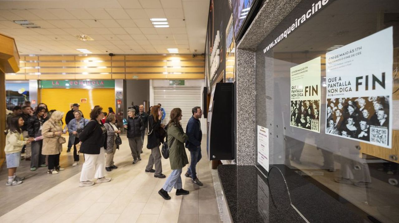 Los cines de Cee despiden a una trabajadora después de que el Concello decida pagar su deuda