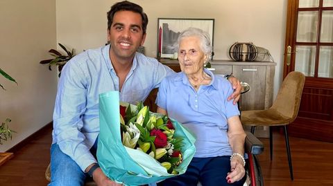Herminia Costa cumpli� 100 a�os en Sig�eiro y recibi� la felicitaci�n del alcalde, �lex Doval
