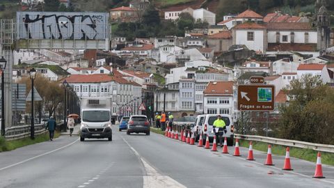 Los trabajos comenzaron con la sealizacin del carril que se ha cortado por tramos