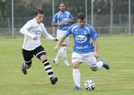 Los futbolistas del Atl�tico Escair�n remontan el vuelo en la competici�n liguera. 